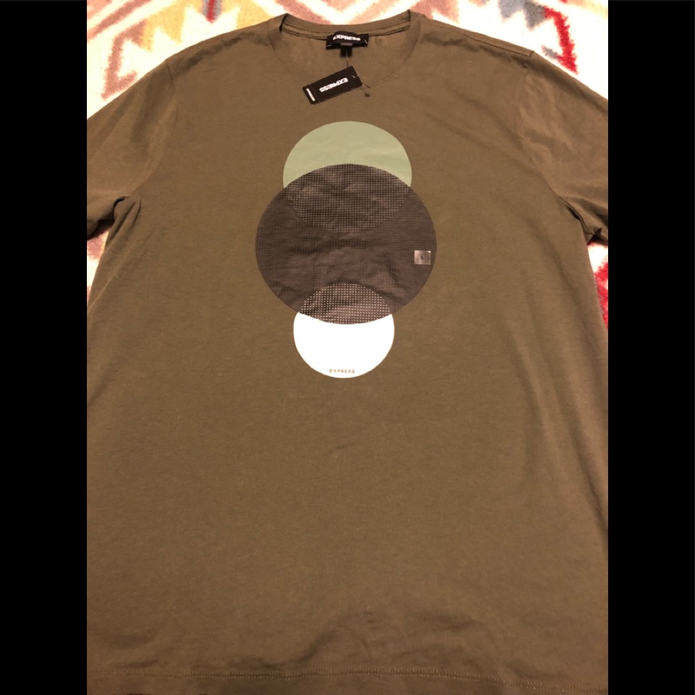 Mens green T-shirt from Express. Circles in front. Black, green and white.